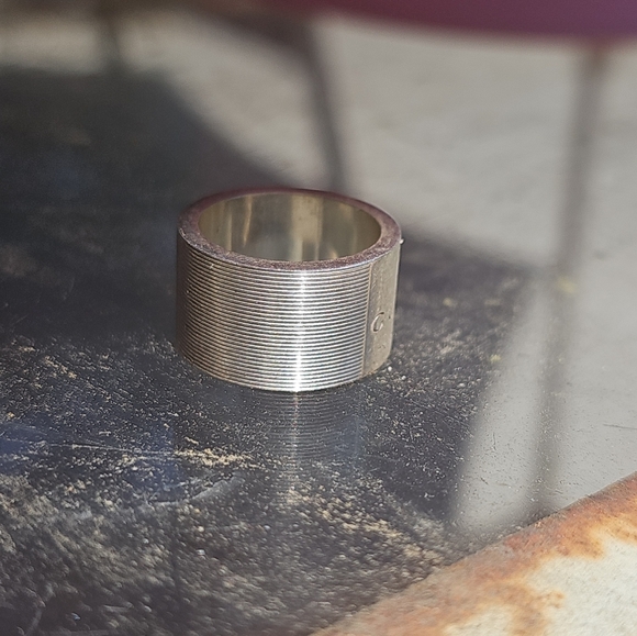 Gucci Sterling Silver Unisex Icon Trademark Ring Size 6 (12) - Picture 7 of 8